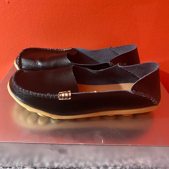 A Woman’s Black Slip On - Picture 3 of 4